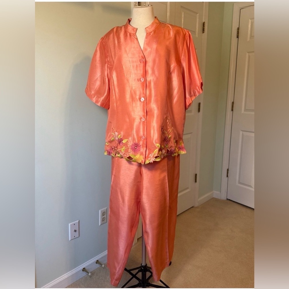 Mlle Gabrielle Size 24W Coral Satin Two-Piece Set with Floral Embroidery - Picture 9 of 9